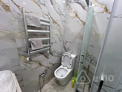 Kirayə verilir 2 otaqlı yeni tikili 70 m²