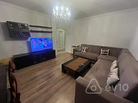 Satılır 4 otaqlı köhnə tikili 100 m²