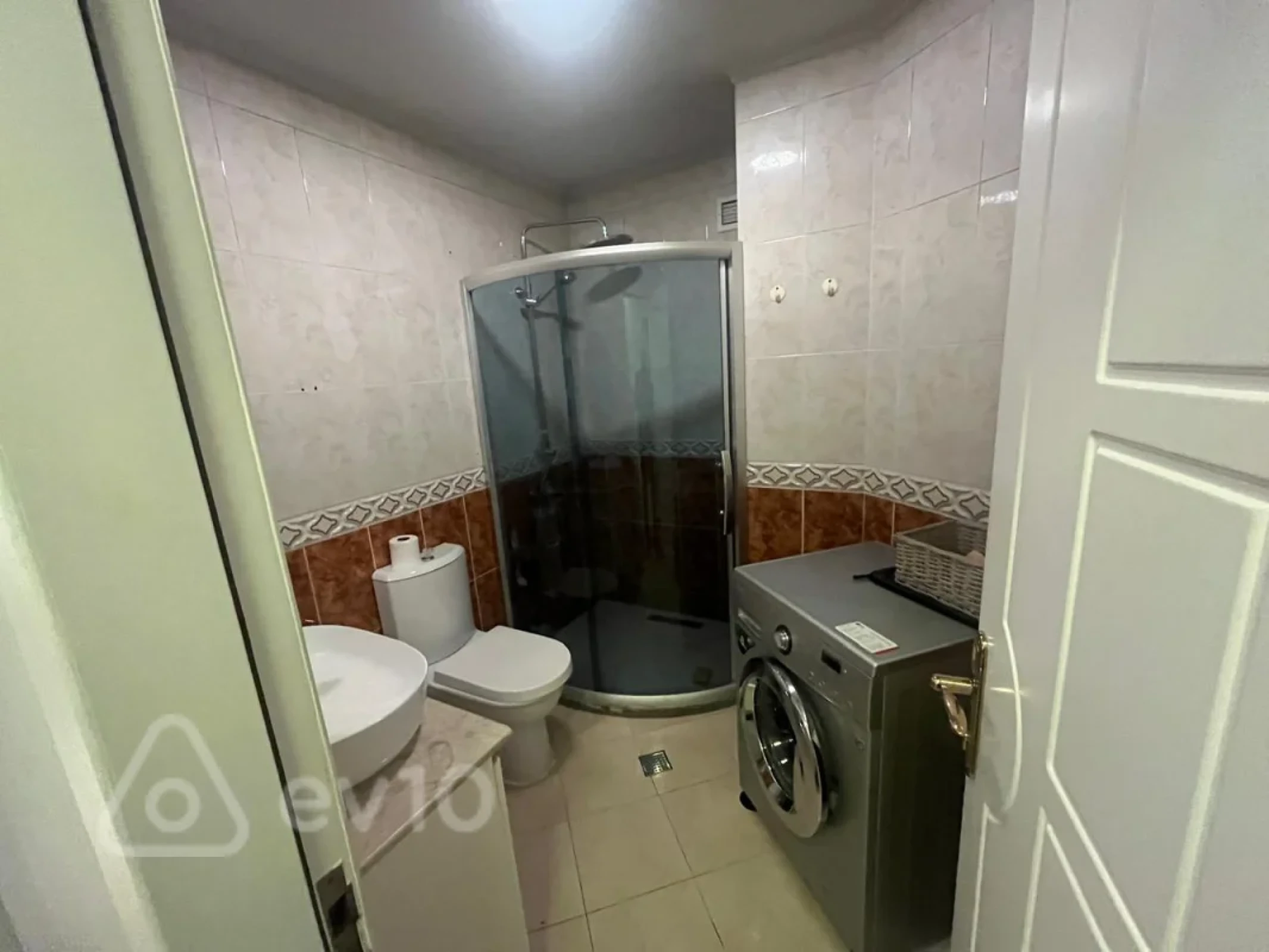 Satılır 4 otaqlı köhnə tikili 100 m²