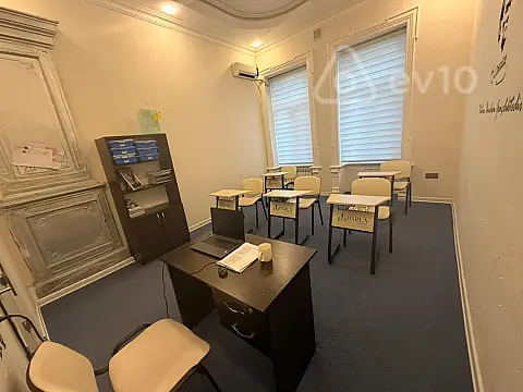 Kirayə verilir 5 otaqlı ofis 170 m²