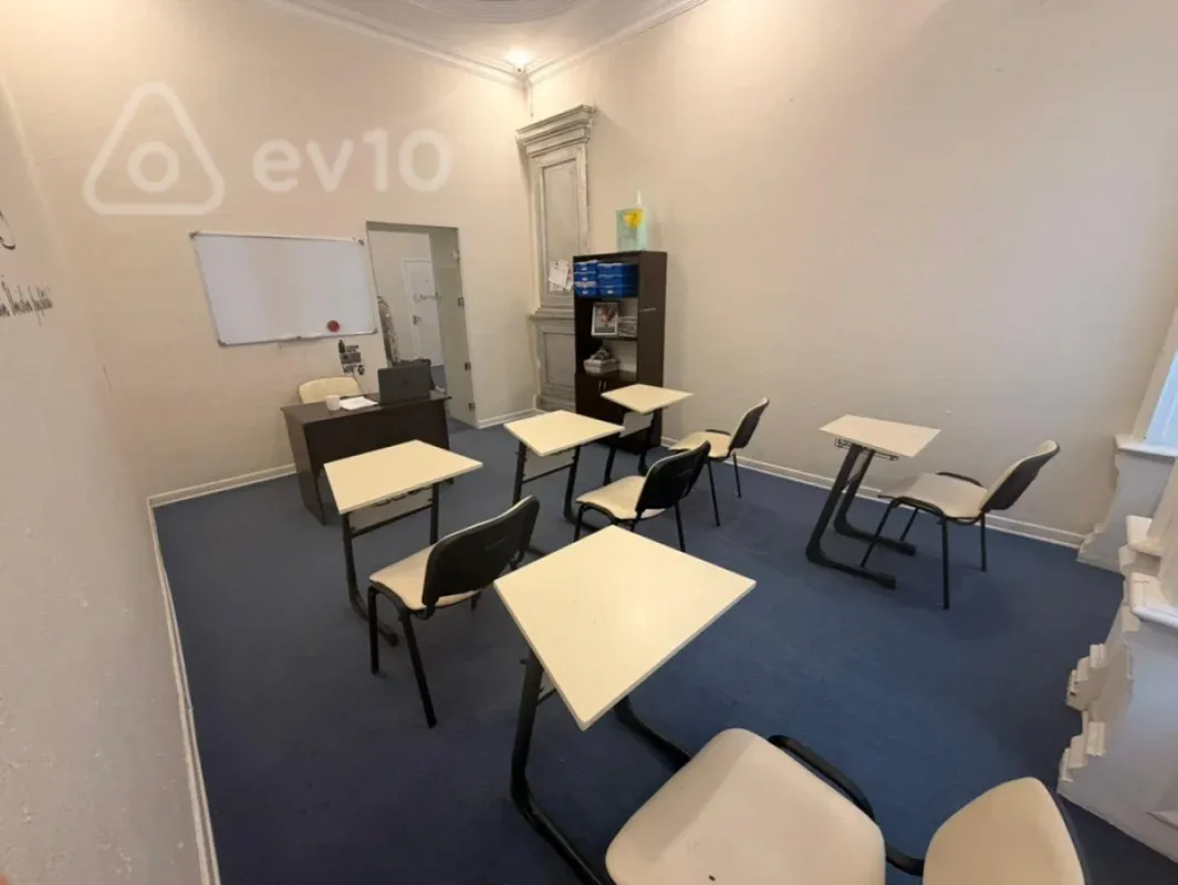 Kirayə verilir 5 otaqlı ofis 170 m²