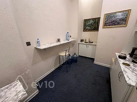 Kirayə verilir 5 otaqlı ofis 170 m²
