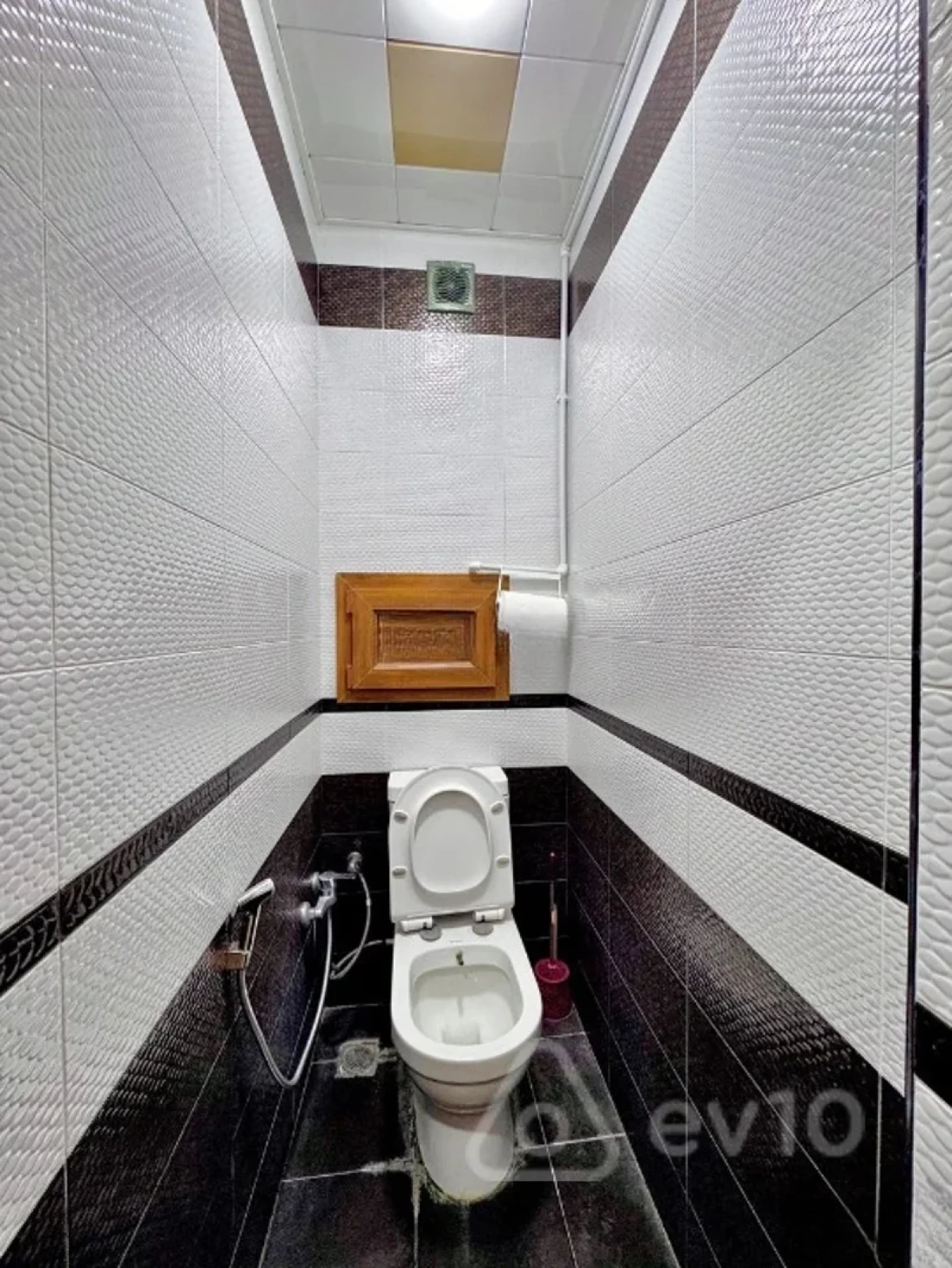 Satılır 3 otaqlı köhnə tikili 90 m²