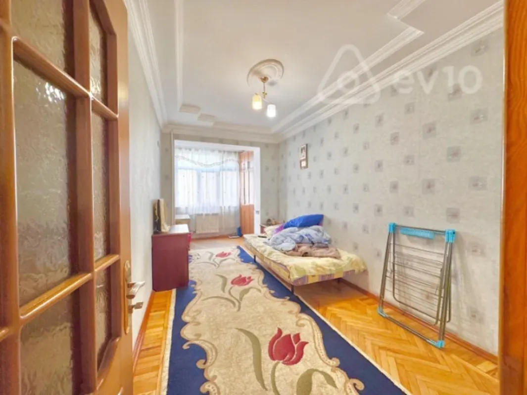 Satılır 3 otaqlı köhnə tikili 90 m²