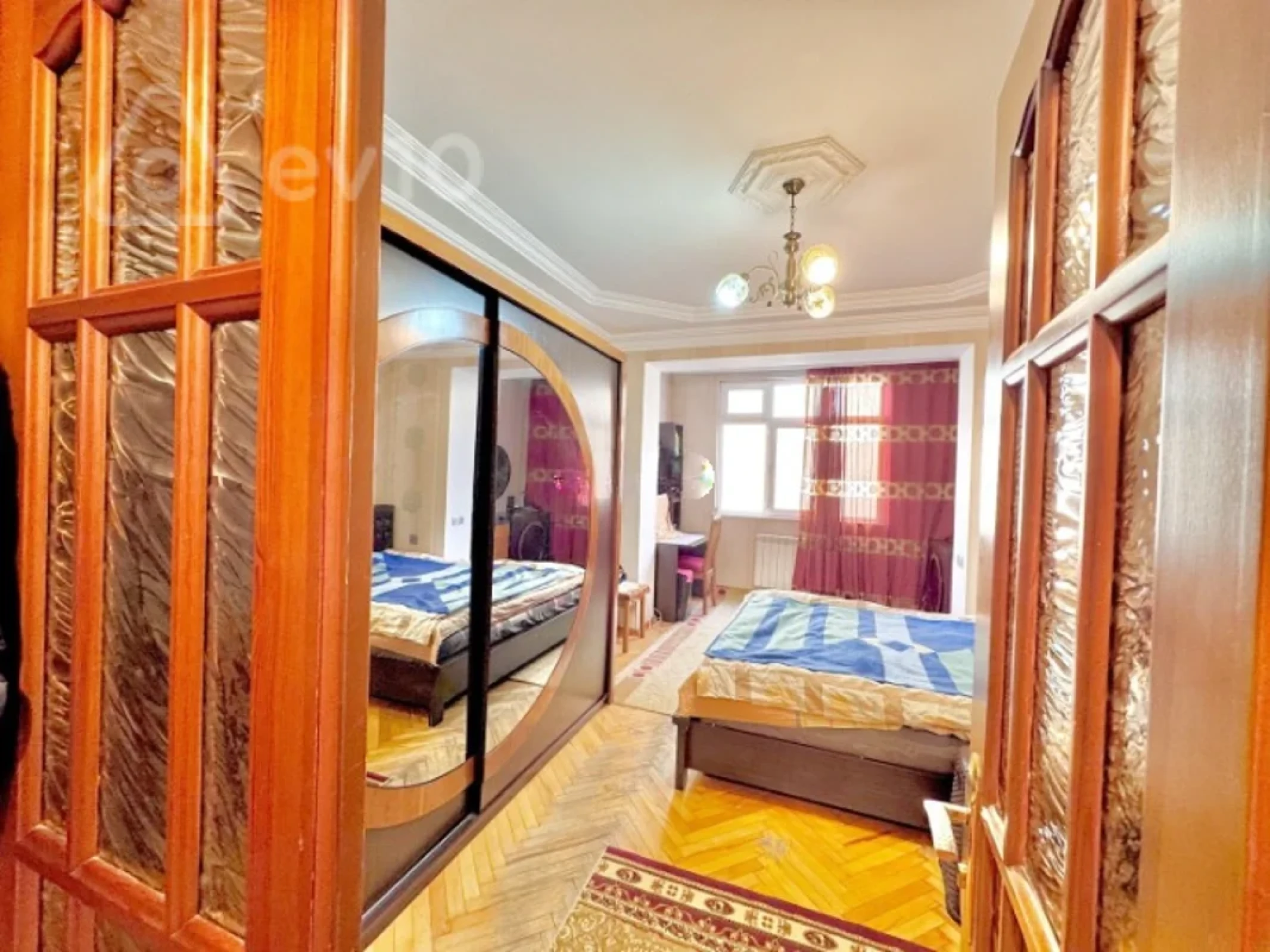 Satılır 3 otaqlı köhnə tikili 90 m²