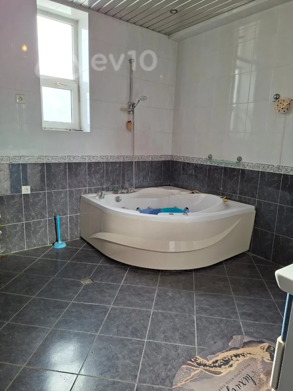 Kirayə verilir 4 otaqlı ofis 230 m²