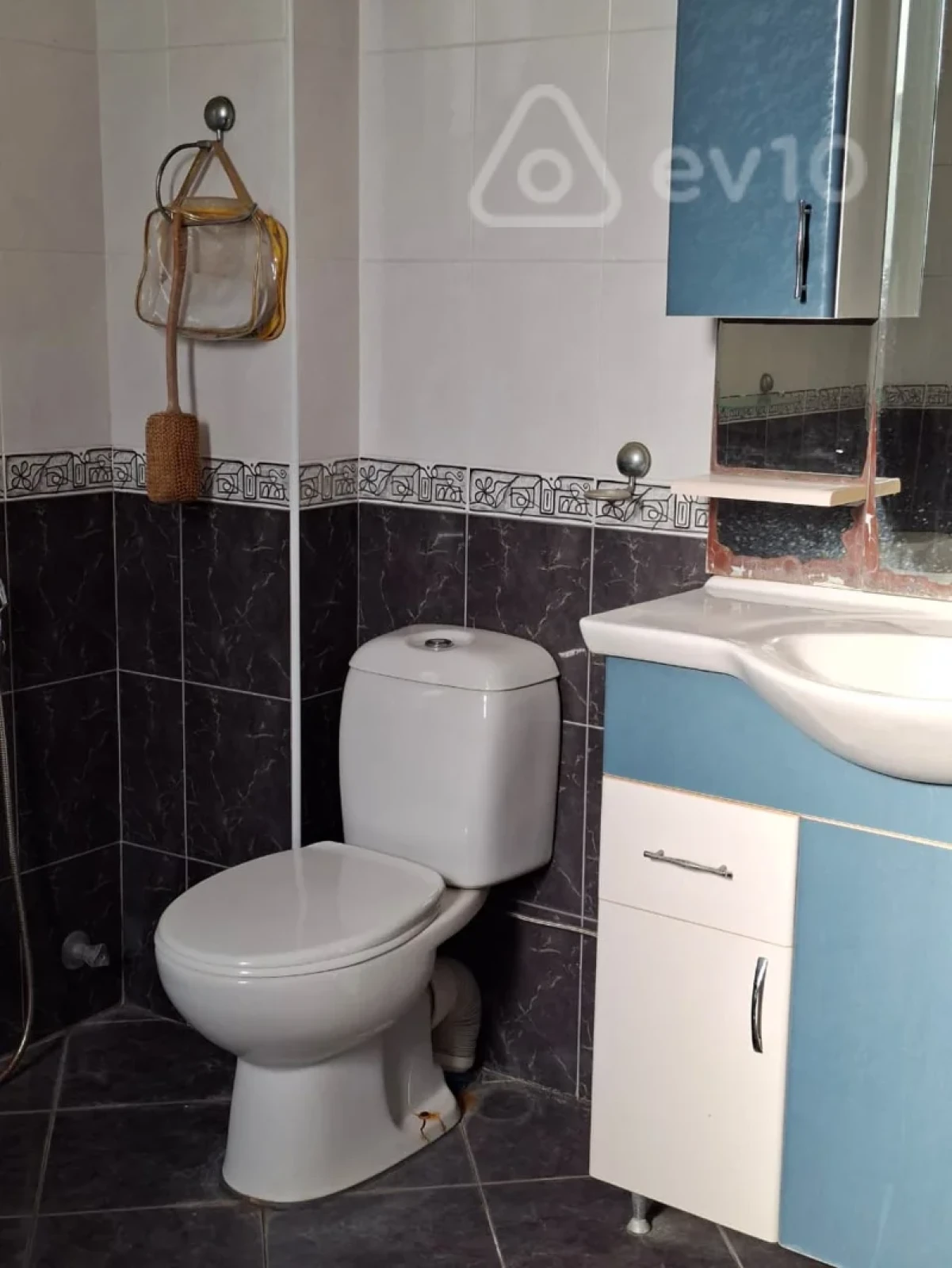 Kirayə verilir 4 otaqlı ofis 230 m²