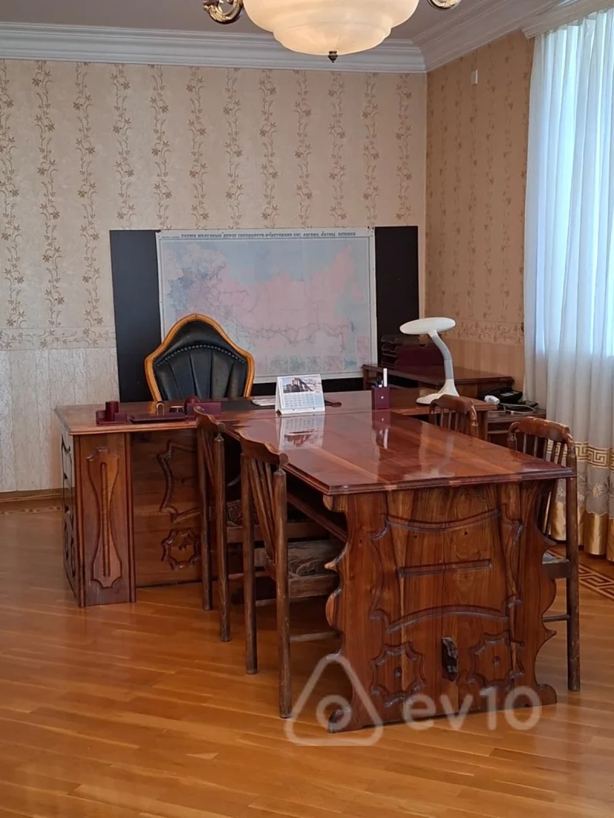 Kirayə verilir 4 otaqlı ofis 230 m²