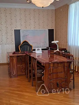 Kirayə verilir 4 otaqlı ofis 230 m²