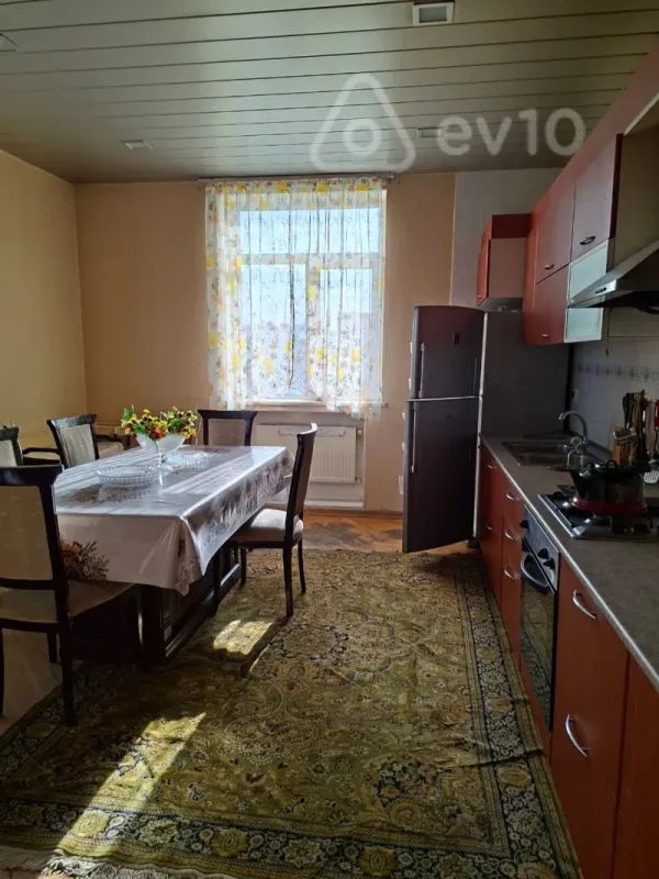 Kirayə verilir 4 otaqlı ofis 230 m²