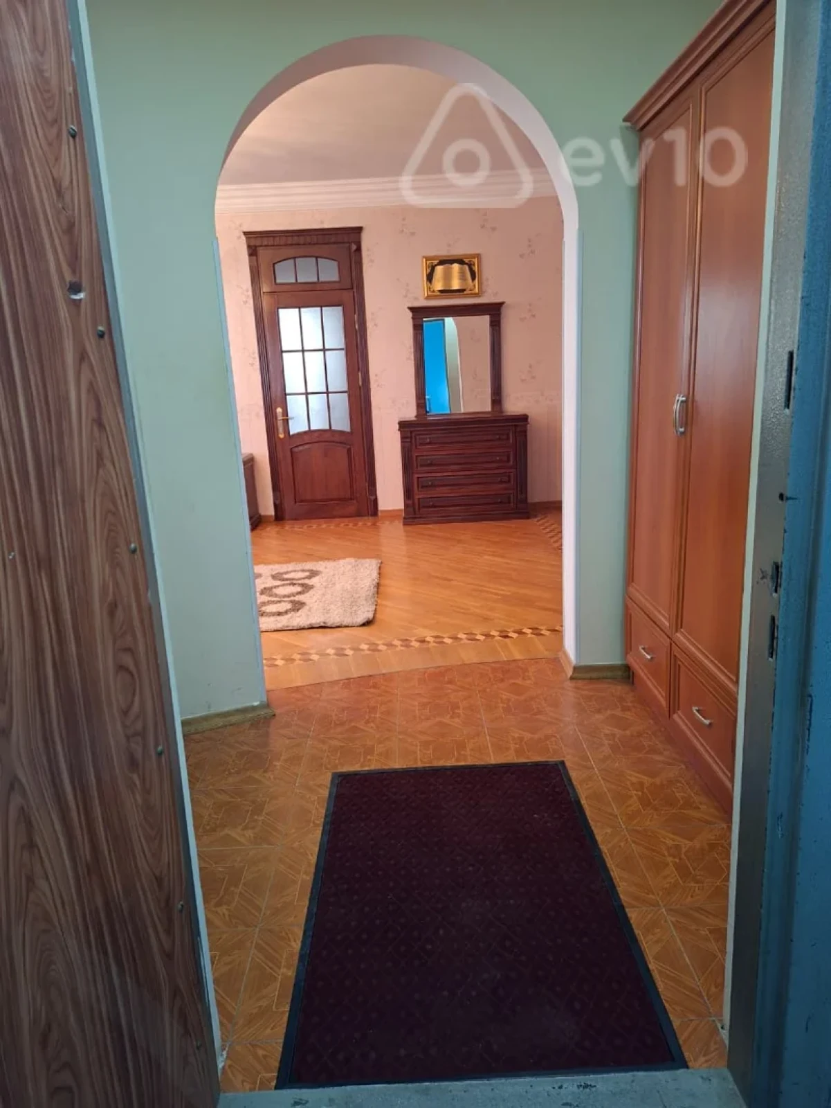 Kirayə verilir 4 otaqlı ofis 230 m²