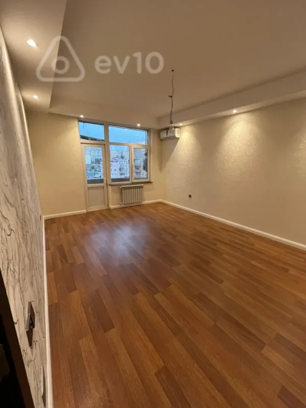 Kirayə verilir 2 otaqlı yeni tikili 55 m²