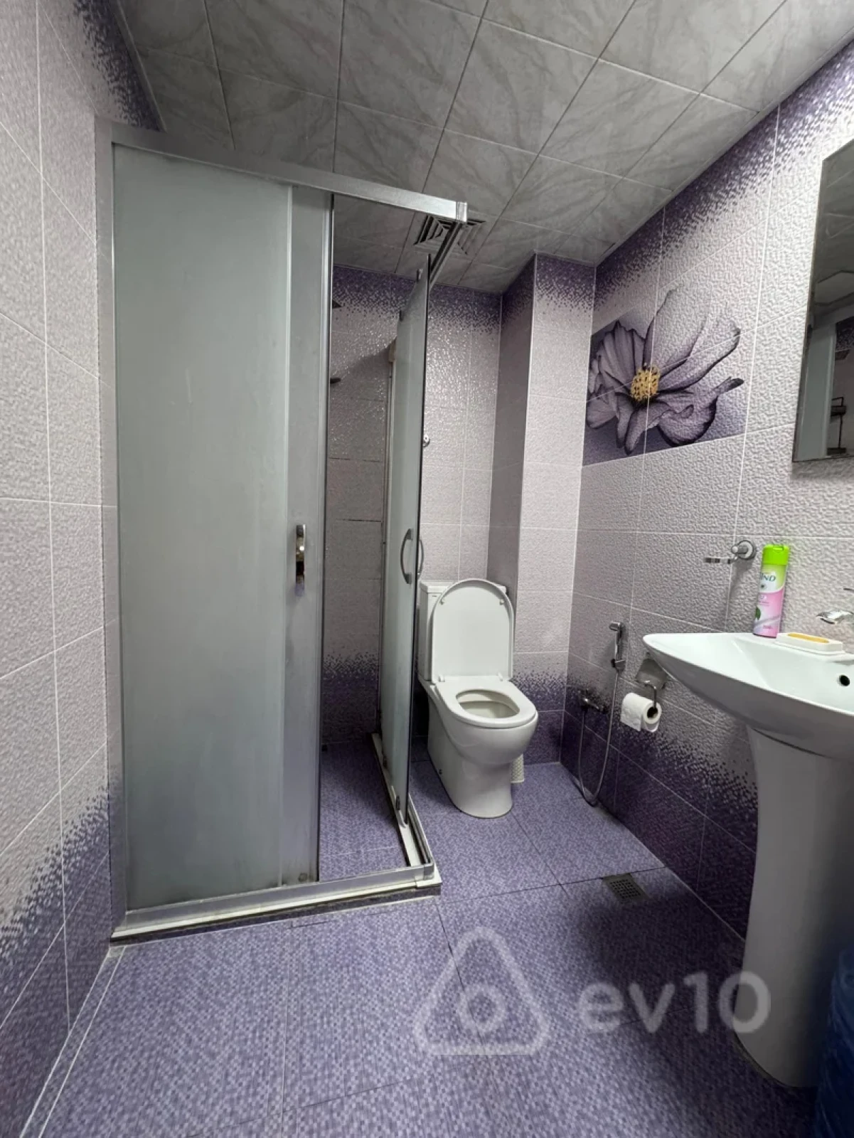 Kirayə verilir 2 otaqlı yeni tikili 75 m²