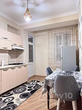 Kirayə verilir 2 otaqlı yeni tikili 75 m²