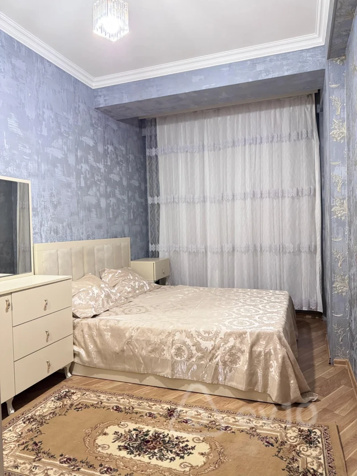 Kirayə verilir 2 otaqlı yeni tikili 75 m²