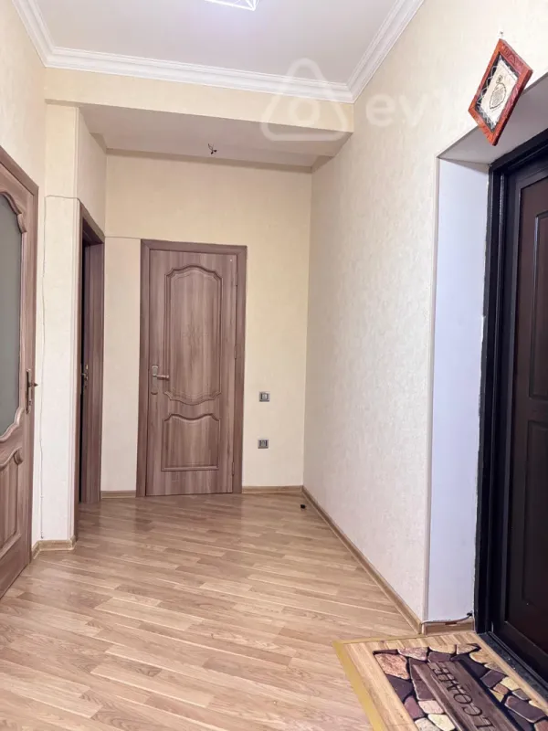 Kirayə verilir 2 otaqlı yeni tikili 75 m²