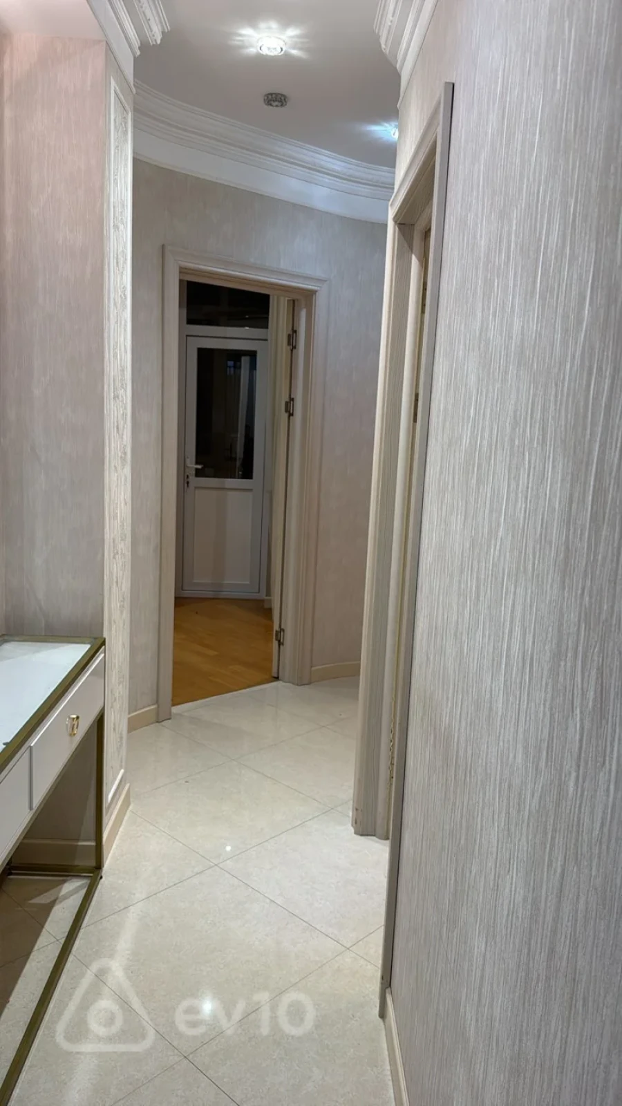 Kirayə verilir 3 otaqlı yeni tikili 100 m²