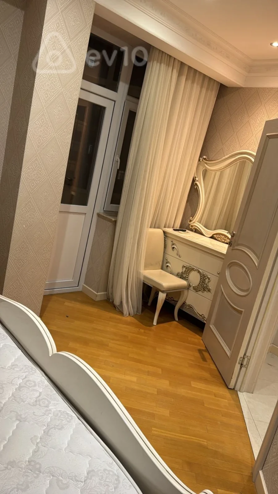 Kirayə verilir 3 otaqlı yeni tikili 100 m²