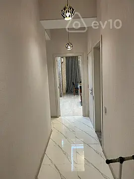 Kirayə verilir 2 otaqlı yeni tikili 60 m²