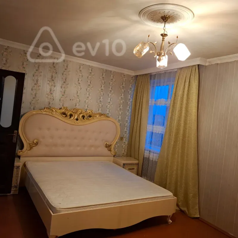 Satılır 2 otaqlı köhnə tikili 52 m²