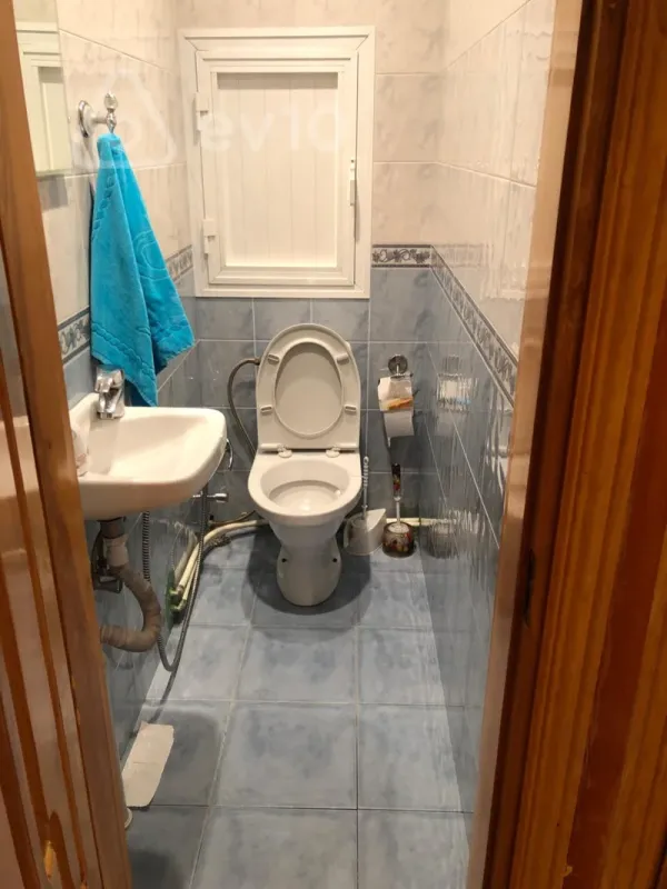 Kirayə verilir 3 otaqlı yeni tikili 140 m²