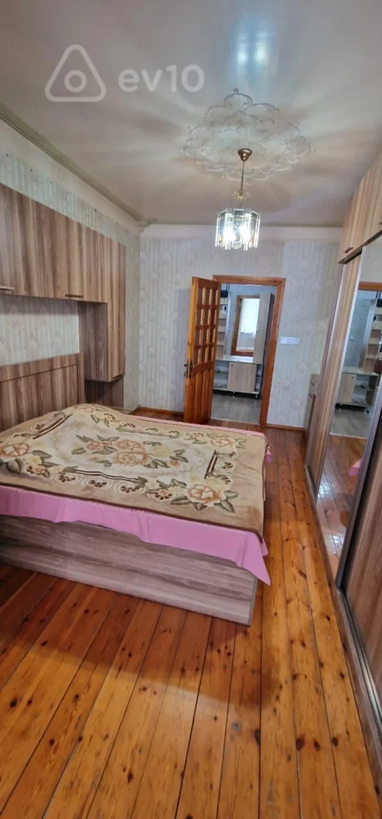 Kirayə verilir 2 otaqlı köhnə tikili 70 m²