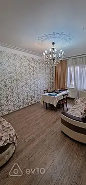 Kirayə verilir 2 otaqlı köhnə tikili 70 m²