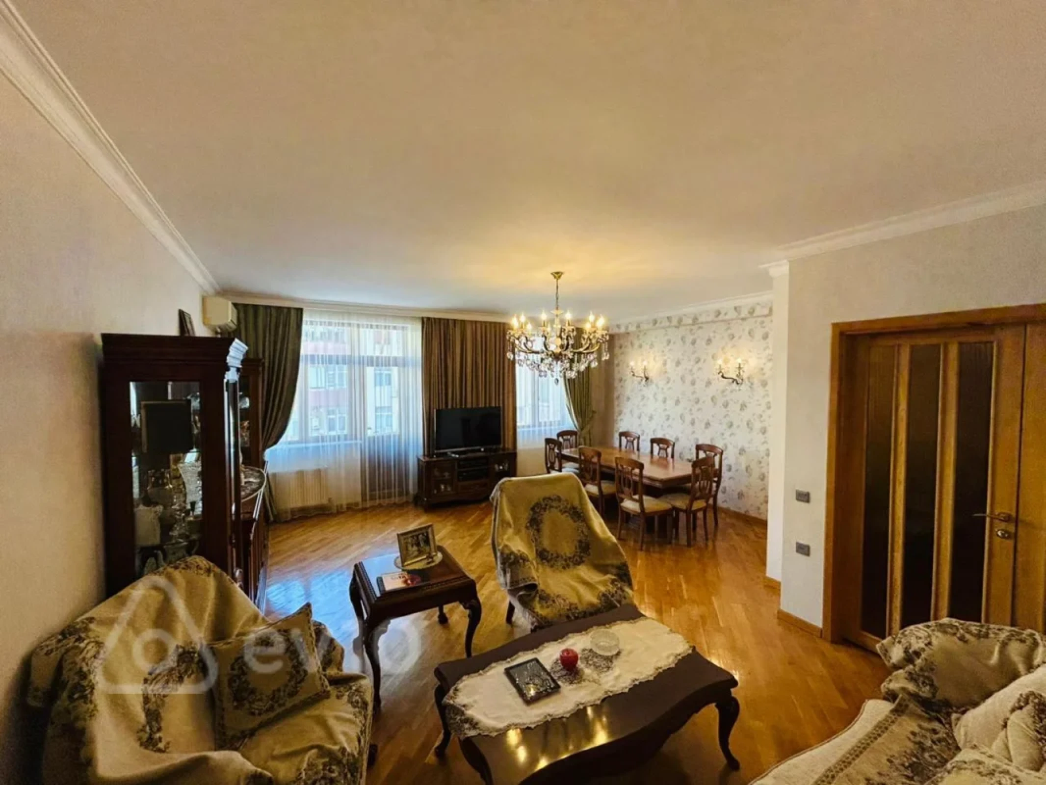 Satılır 5 otaqlı yeni tikili 180 m²