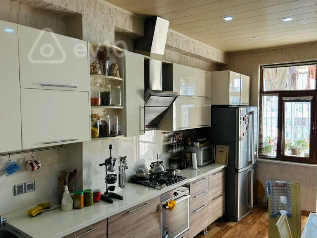 Satılır 5 otaqlı yeni tikili 180 m²