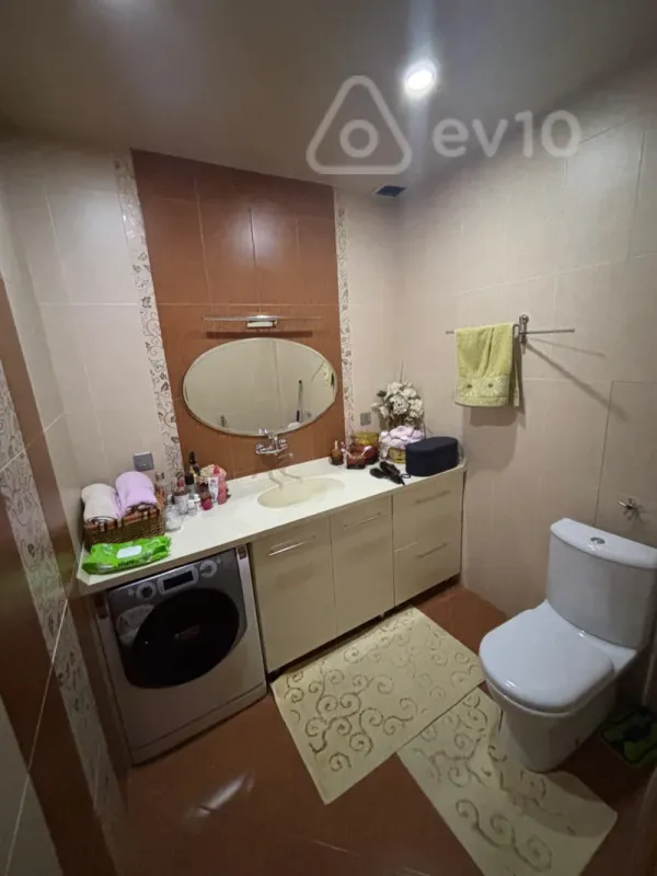 Satılır 5 otaqlı yeni tikili 180 m²