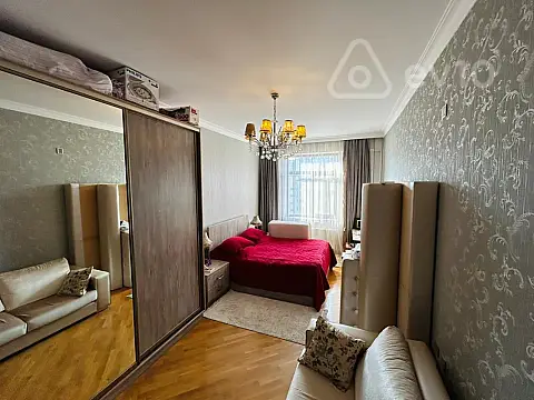 Satılır 5 otaqlı yeni tikili 180 m²