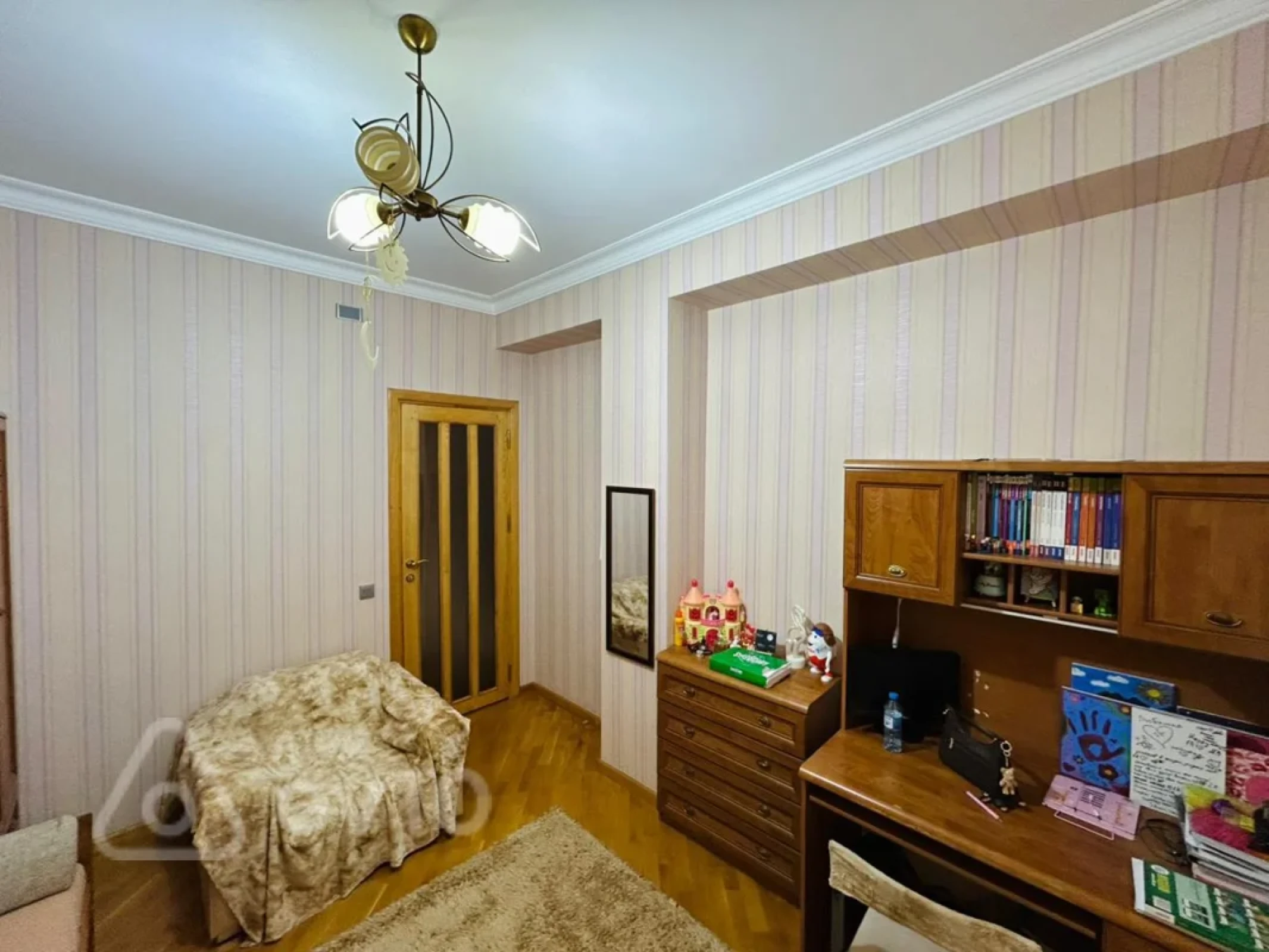 Satılır 5 otaqlı yeni tikili 180 m²