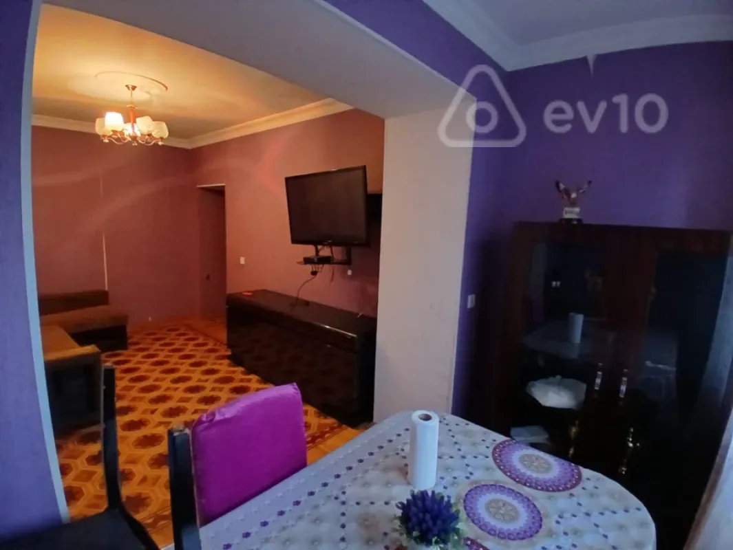 Kirayə verilir 3 otaqlı köhnə tikili 65 m²