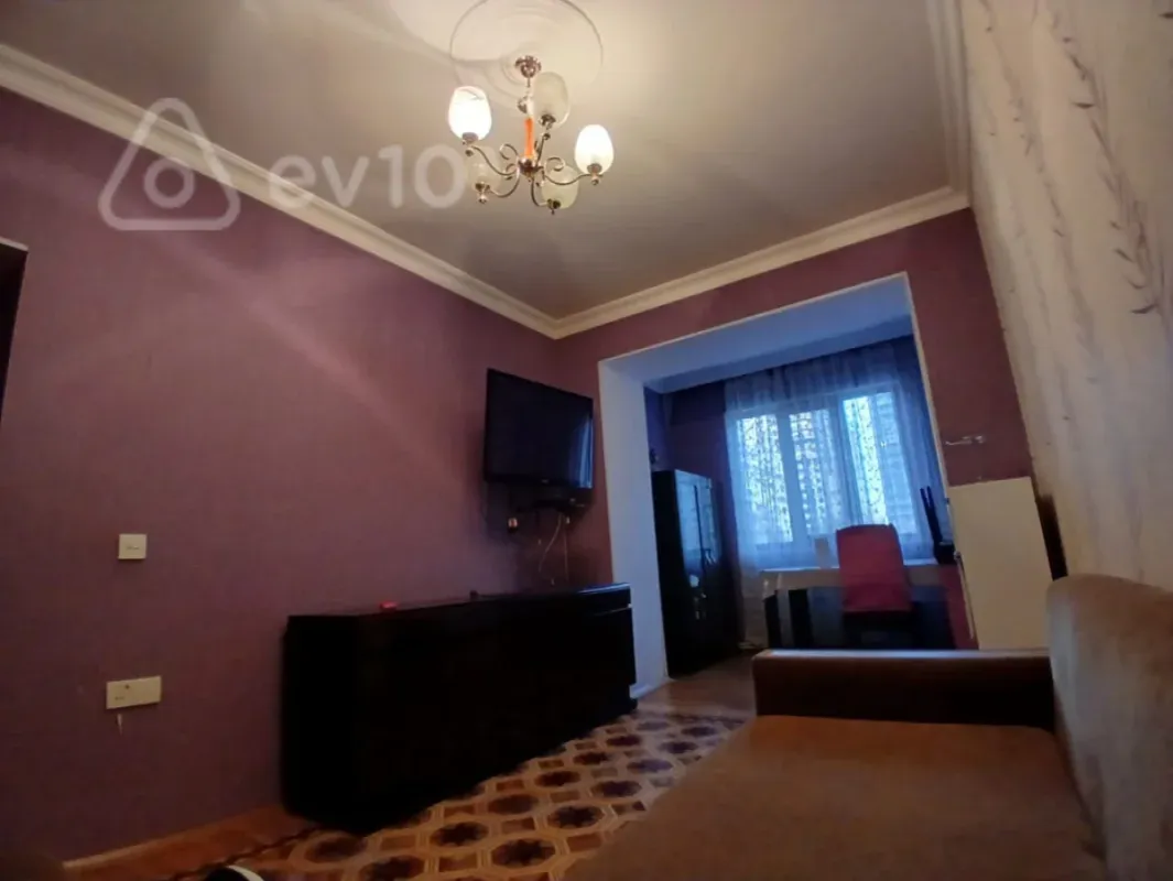 Kirayə verilir 3 otaqlı köhnə tikili 65 m²