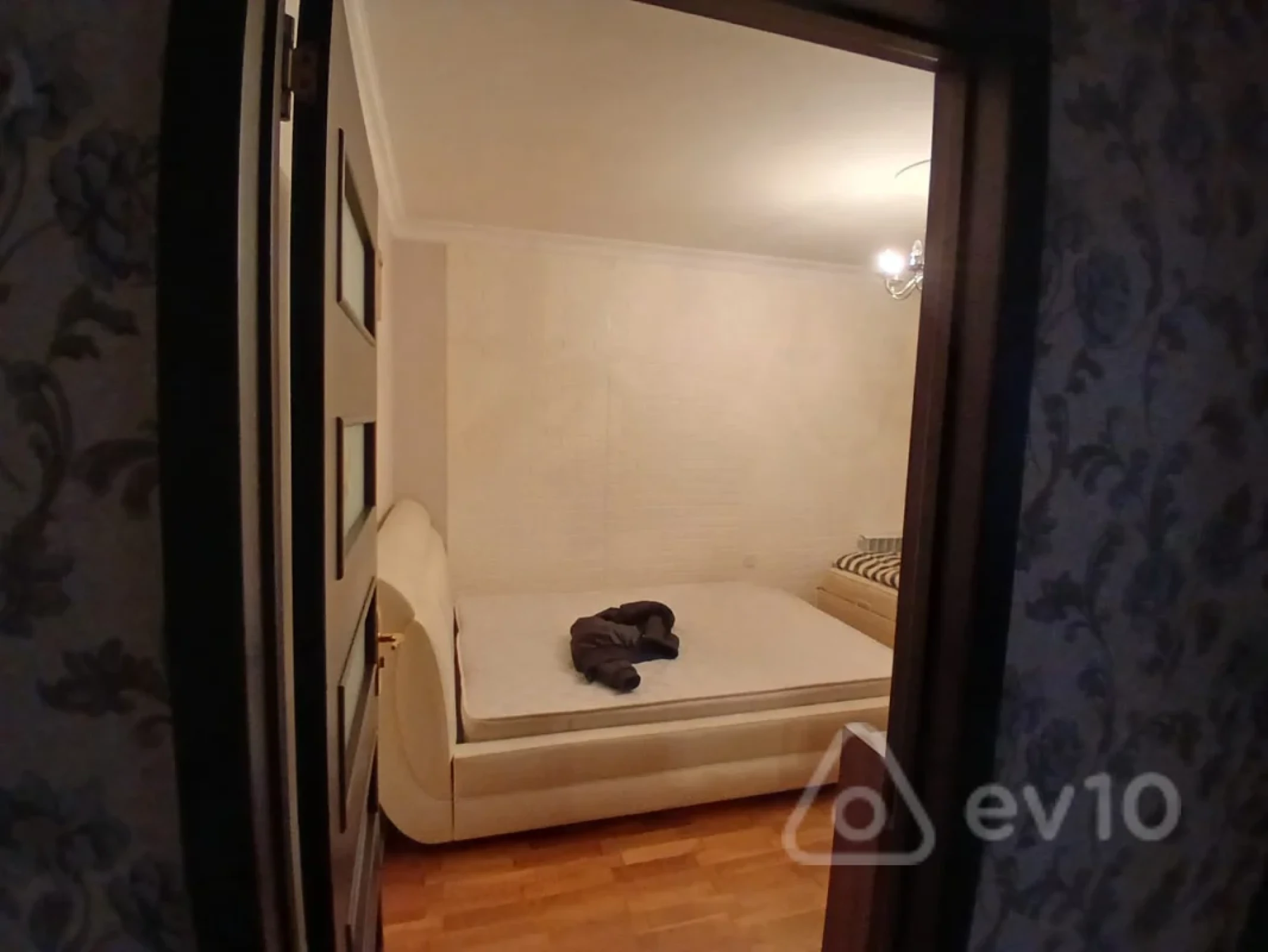 Kirayə verilir 3 otaqlı köhnə tikili 65 m²