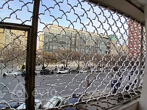 Kirayə verilir 3 otaqlı köhnə tikili 65 m²