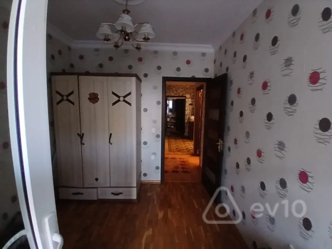 Kirayə verilir 3 otaqlı köhnə tikili 65 m²