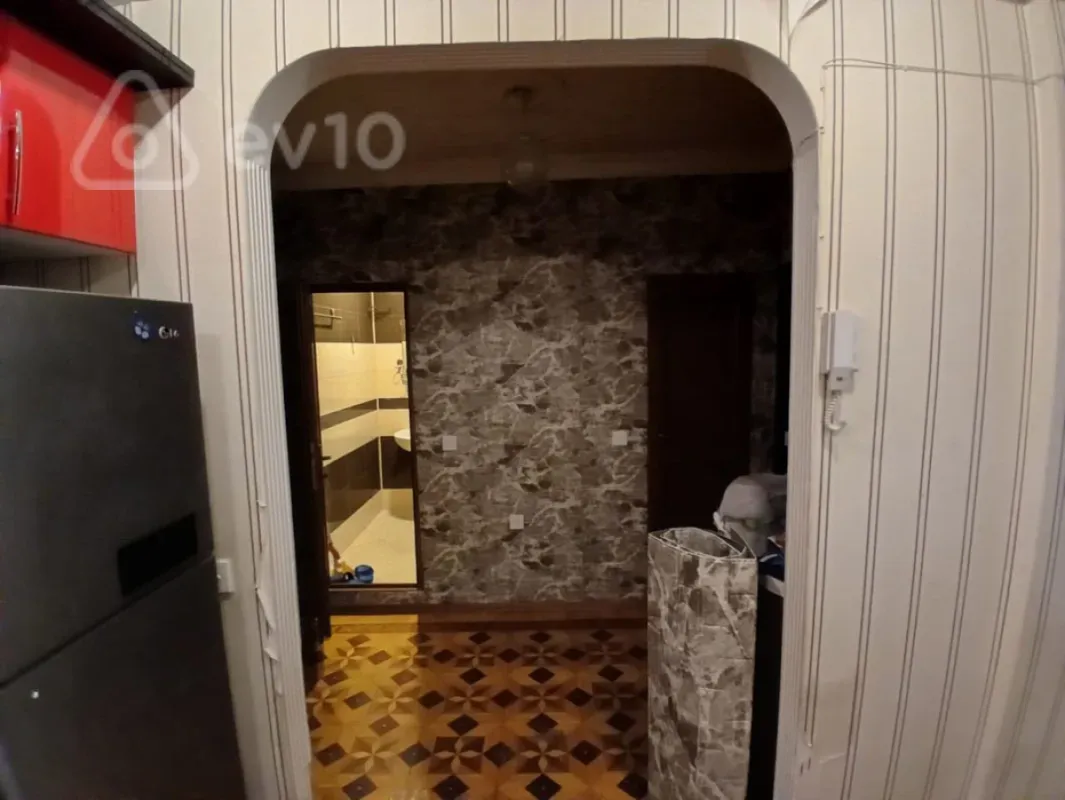 Kirayə verilir 3 otaqlı köhnə tikili 65 m²