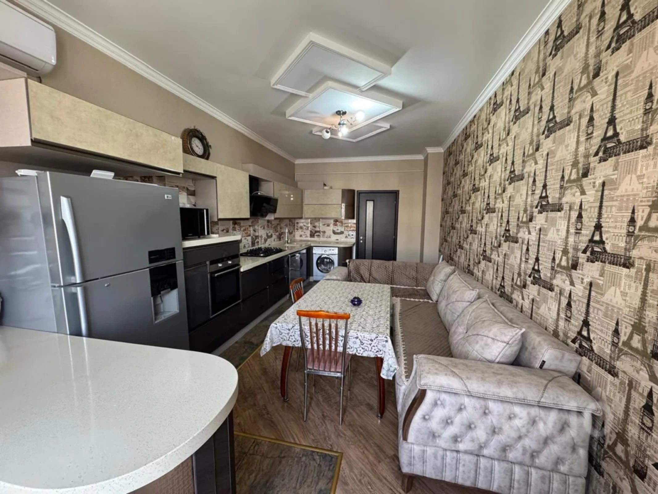 Kirayə verilir 3 otaqlı yeni tikili 160 m²