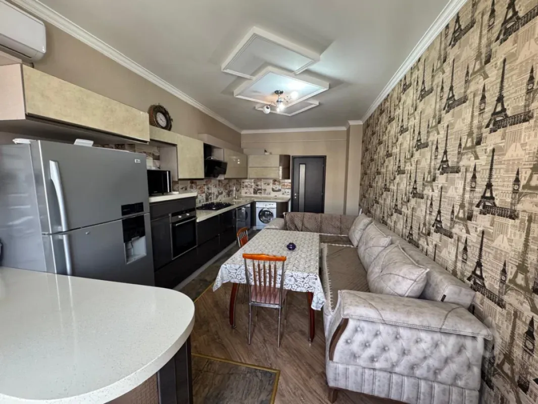 Kirayə verilir 3 otaqlı yeni tikili 160 m²