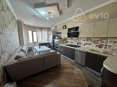 Kirayə verilir 3 otaqlı yeni tikili 160 m²