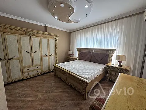 Kirayə verilir 3 otaqlı yeni tikili 160 m²