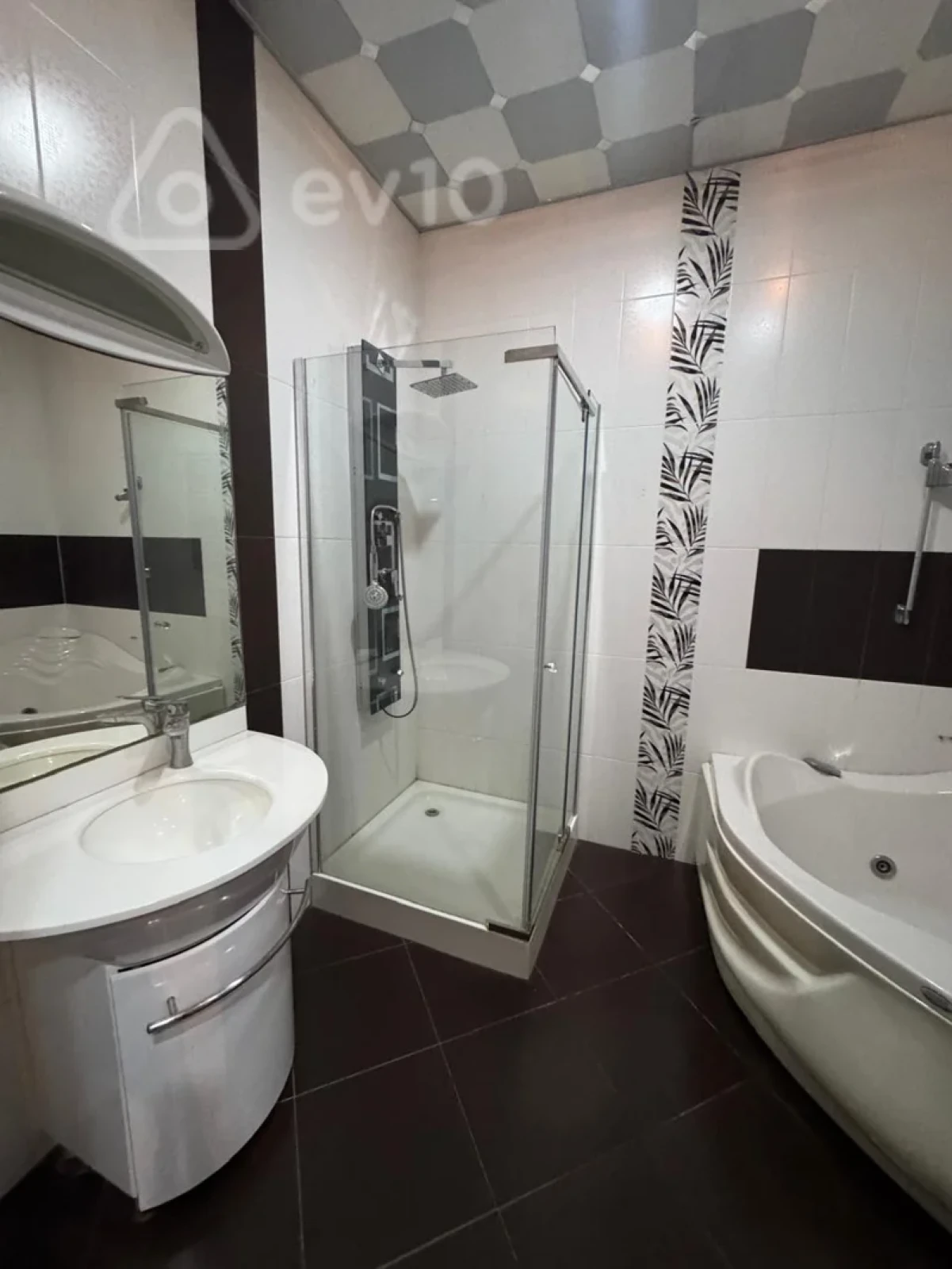 Kirayə verilir 3 otaqlı yeni tikili 160 m²