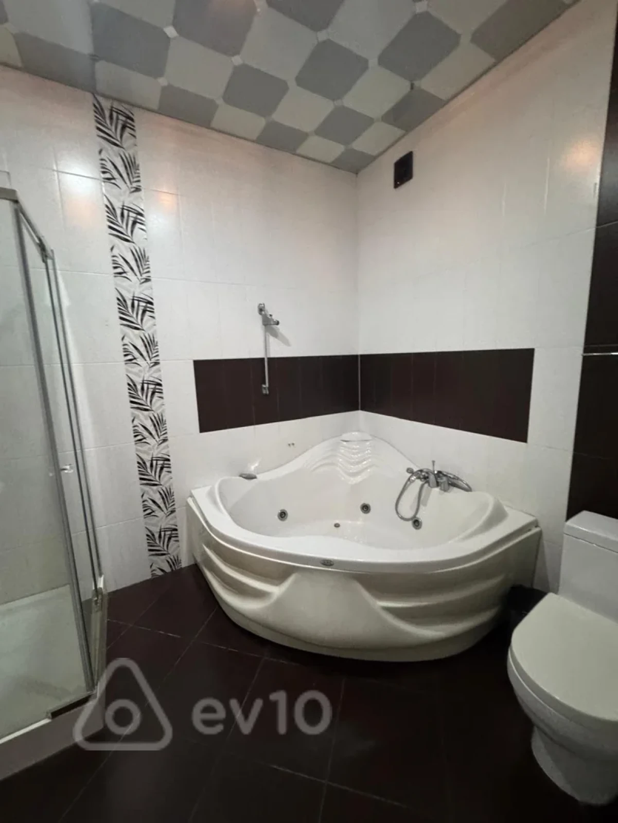 Kirayə verilir 3 otaqlı yeni tikili 160 m²