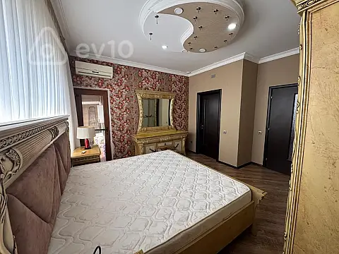 Kirayə verilir 3 otaqlı yeni tikili 160 m²