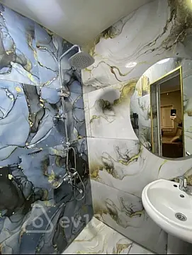 Kirayə verilir 2 otaqlı köhnə tikili 55 m²