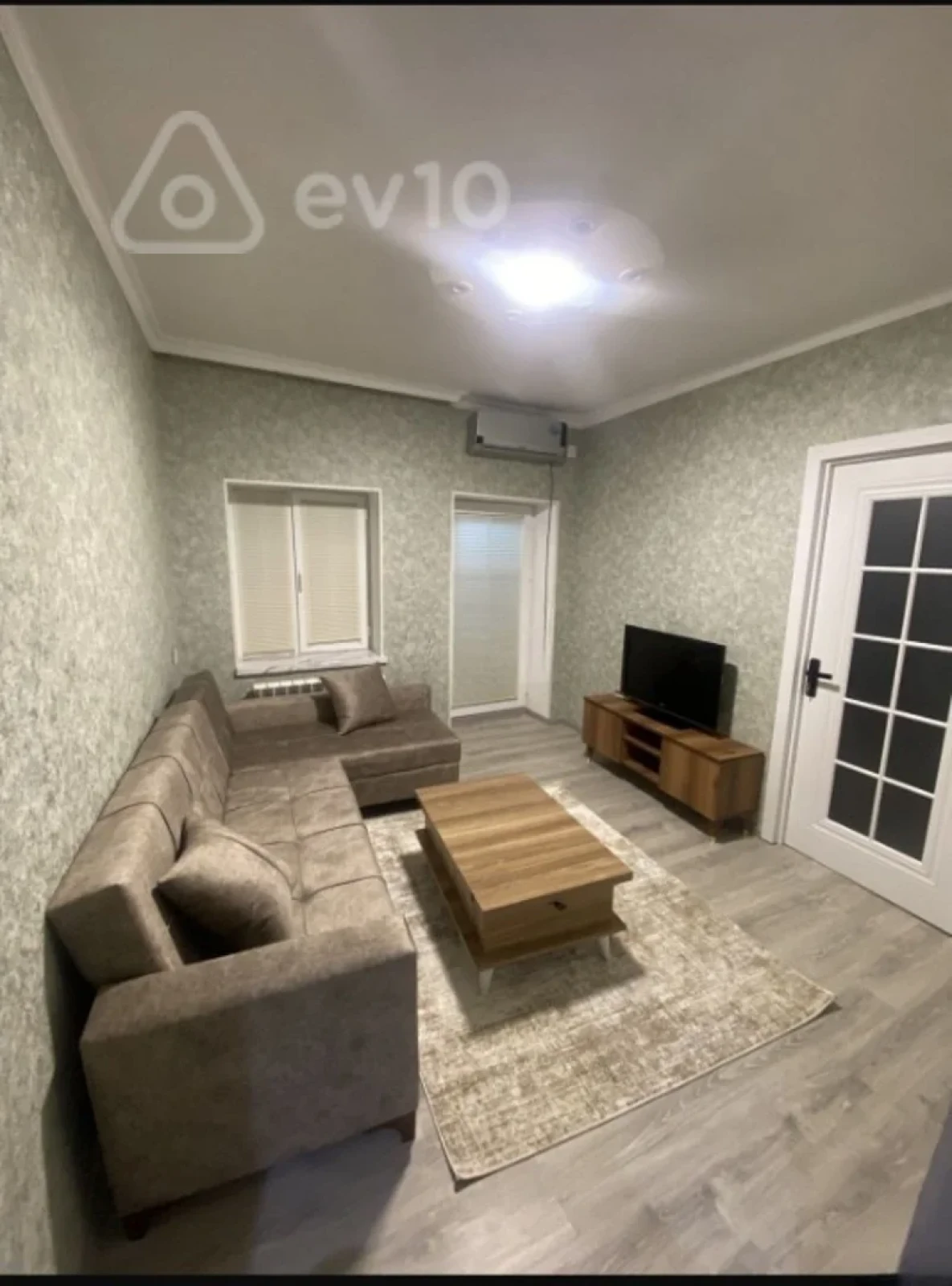 Kirayə verilir 2 otaqlı köhnə tikili 55 m²