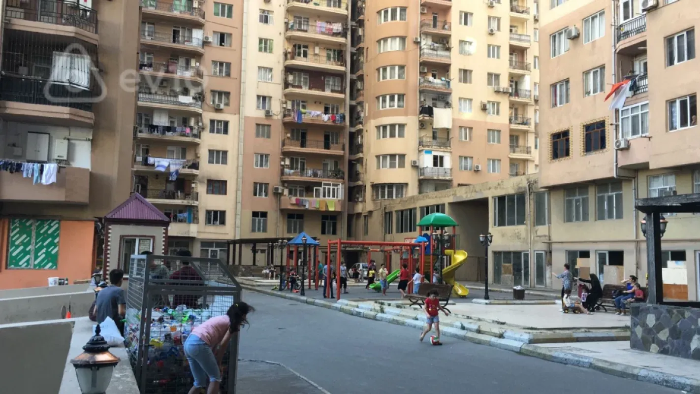 Kirayə verilir 3 otaqlı yeni tikili 104 m²