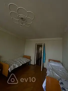 Satılır 3 otaqlı köhnə tikili 70 m²