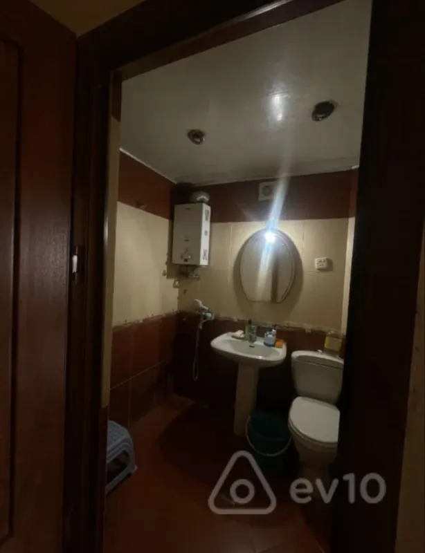 Satılır 3 otaqlı köhnə tikili 70 m²